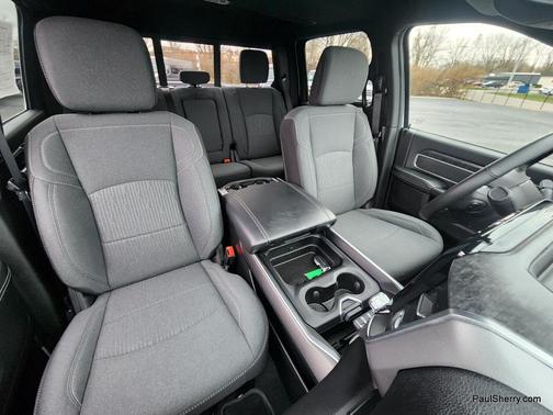 2024 RAM 2500 Big Horn Crew Cab 4x4 6'4' Box