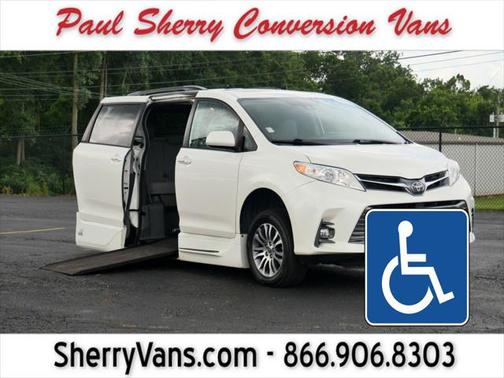 2020 Toyota Sienna XLE