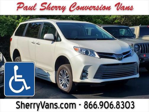 2020 Toyota Sienna XLE