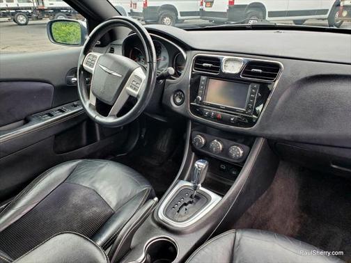 2013 Chrysler 200 Limited