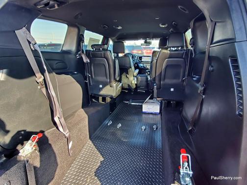 2026 Chrysler Voyager LX