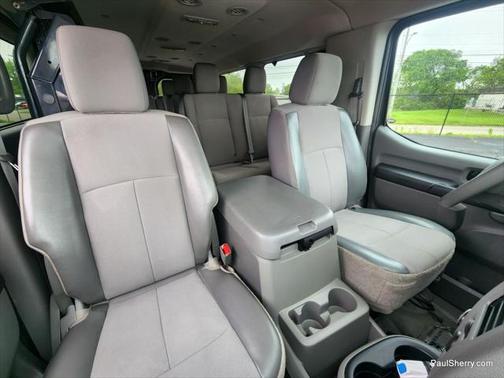 2017 Nissan NV Passenger NV3500 HD SV V8