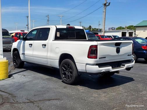 Ivory White Tri-Coat Pearlcoat 2023 RAM 1500 Laramie