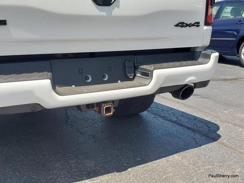 Ivory White Tri-Coat Pearlcoat 2023 RAM 1500 Laramie