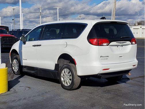 2020 Chrysler Voyager L