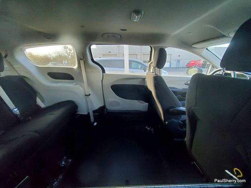 2020 Chrysler Voyager L