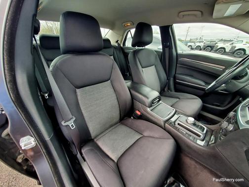 Granite Crystal Metallic Clearcoat 2019 Chrysler 300 Touring