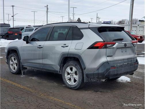 2021 Toyota RAV4 XLE