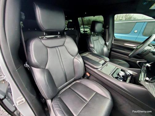 2022 Jeep Wagoneer Series III 4x2