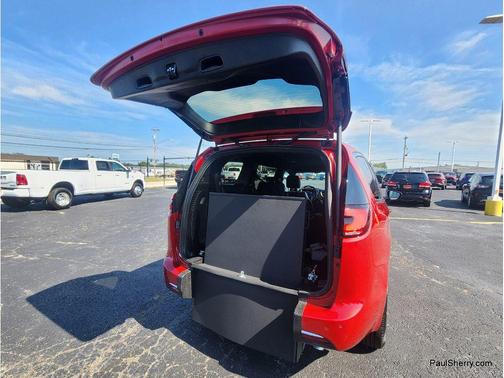 Red Hot Pearlcoat 2025 Chrysler Pacifica L