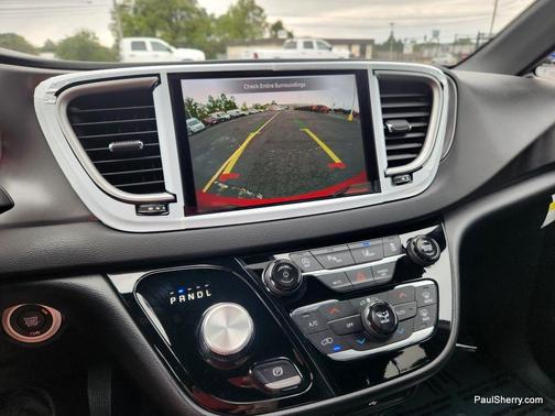 Red Hot Pearlcoat 2025 Chrysler Pacifica L