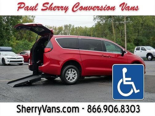 Red Hot Pearlcoat 2025 Chrysler Pacifica L