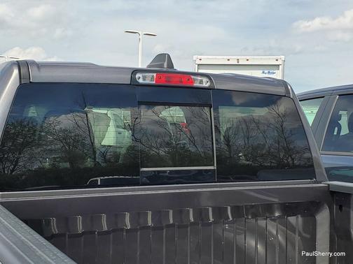 Granite Crystal Metallic Clearcoat 2026 RAM 1500 Big Horn/Lone Star