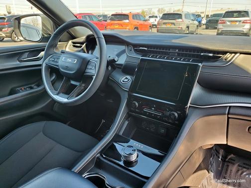 2024 Jeep Grand Cherokee Laredo