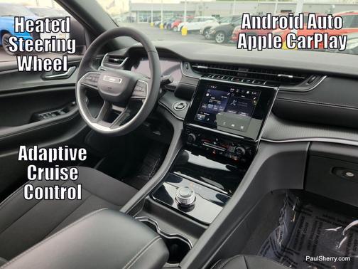 Baltic Gray Metallic Clearcoat 2024 Jeep Grand Cherokee Laredo