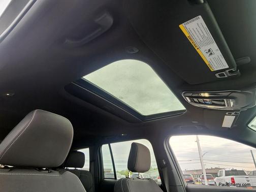 Baltic Gray Metallic Clearcoat 2024 Jeep Grand Cherokee Laredo