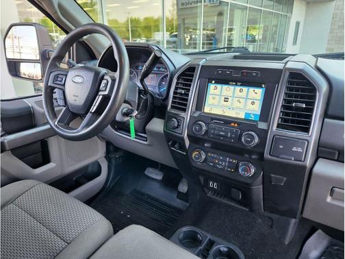 Oxford White 2019 Ford F-250 XLT