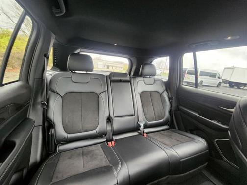 2022 Jeep Grand Cherokee Altitude
