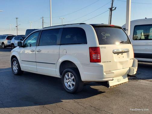 2010 Chrysler Town & Country Touring