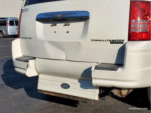 2010 Chrysler Town & Country Touring