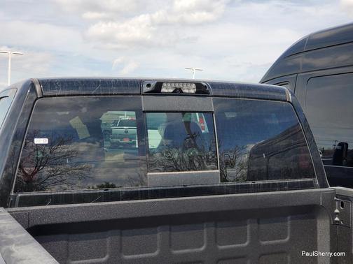 Diamond Black Crystal Pearlcoat 2026 RAM 3500 Big Horn Crew Cab 4x4 8' Box