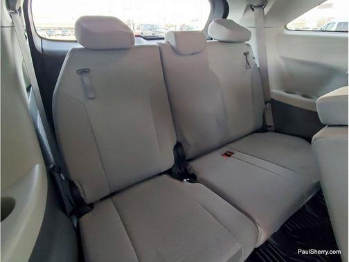 2024 Toyota Sienna LE