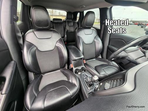 Sting-Gray Clearcoat 2019 Jeep Cherokee Latitude Plus