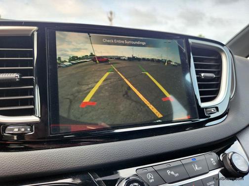 2025 Chrysler Voyager LX