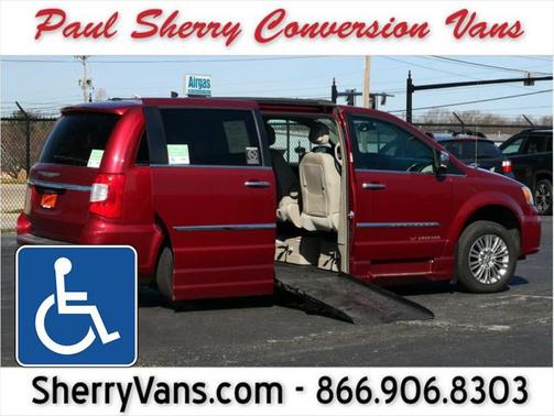 2016 Chrysler Town & Country Touring-L