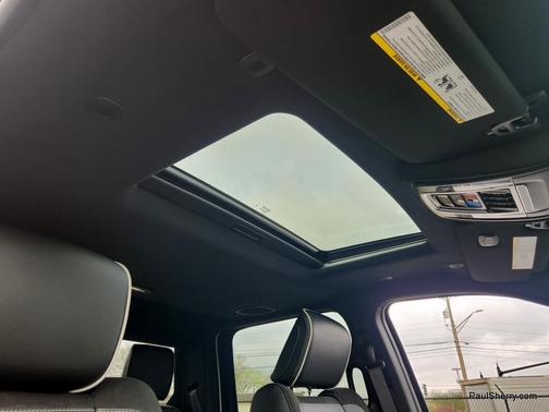 Bright White Clearcoat 2026 RAM 3500 Laramie Crew Cab 4x4 8' Box