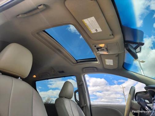 2014 Toyota Sienna XLE