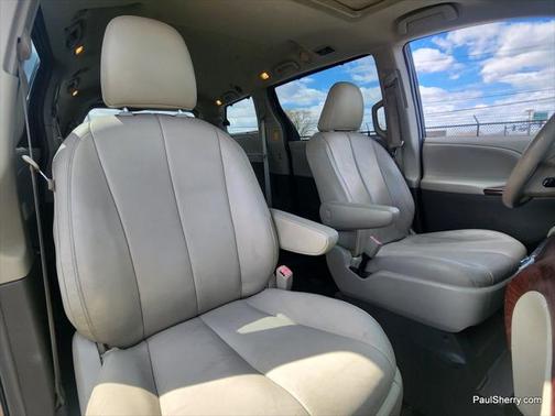 2014 Toyota Sienna XLE