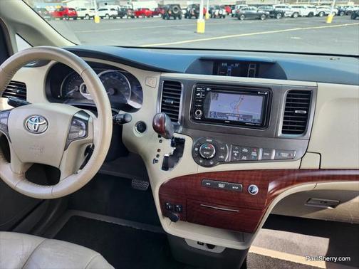 2014 Toyota Sienna XLE