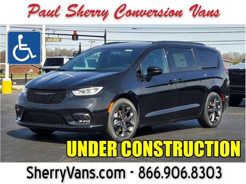 Diamond Black Crystal Pearlcoat 2026 Chrysler Pacifica L