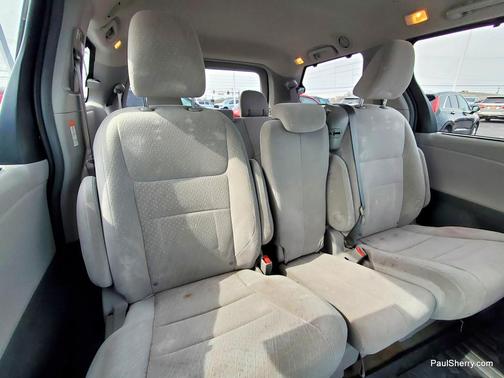 2018 Toyota Sienna LE