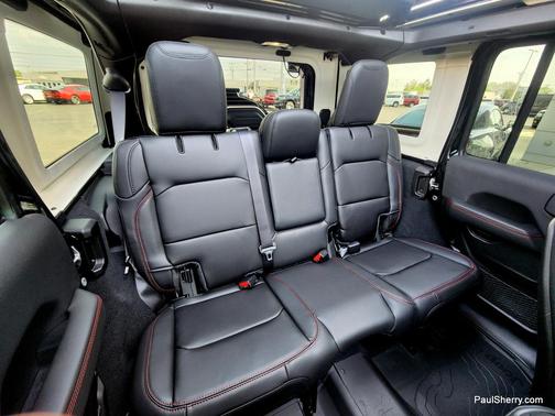 Black Clearcoat 2026 Jeep Wrangler Rubicon
