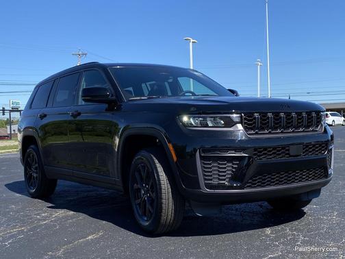 Diamond Black Crystal Pearlcoat 2026 Jeep Grand Cherokee L Altitude