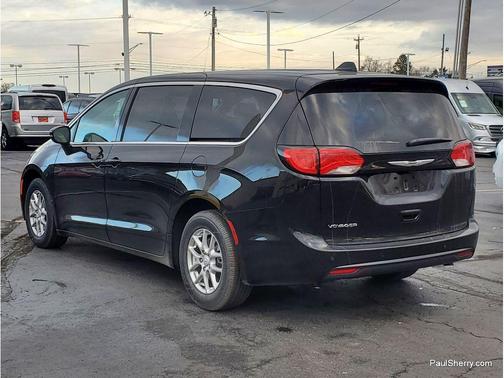 2026 Chrysler Voyager LX