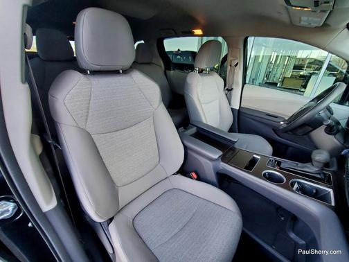 2023 Toyota Sienna LE
