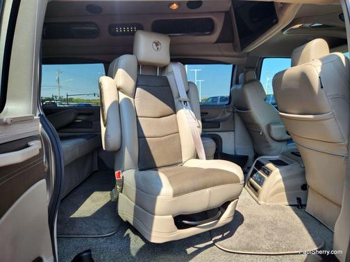 2022 Chevrolet Express 2500 RWD 2500 Regular Wheelbase WT