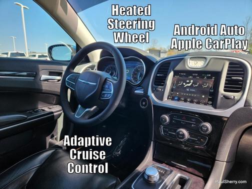 2023 Chrysler 300 Touring