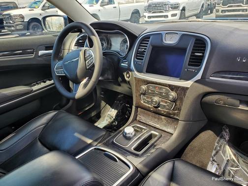 2023 Chrysler 300 Touring