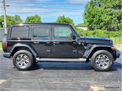 black clearcoat 2026 Jeep Wrangler 4-Door Sahara 4x4