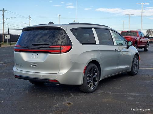 2026 Chrysler Pacifica L