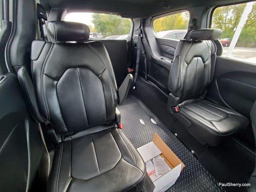 2026 Chrysler Voyager LX