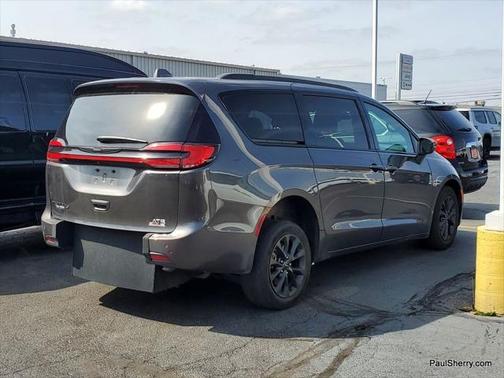 2021 Chrysler Pacifica Touring