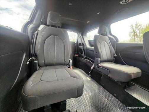 2021 Chrysler Pacifica Touring