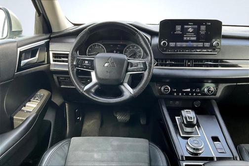 2023 Mitsubishi Outlander SE Black Edition