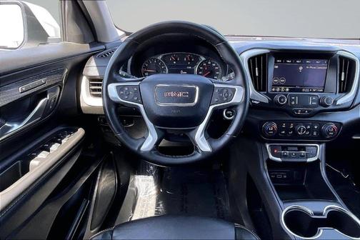 Summit White 2024 GMC Terrain SLT