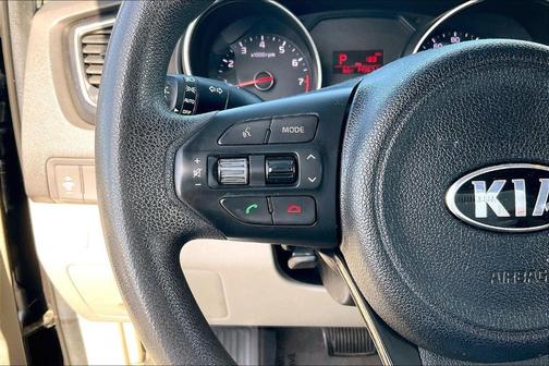 2015 Kia Sedona LX